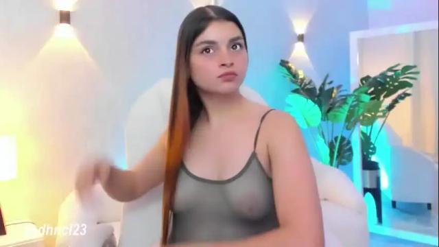 Image 3 of gabriellahoney18 Stream on Chaturbate on 13 days ago