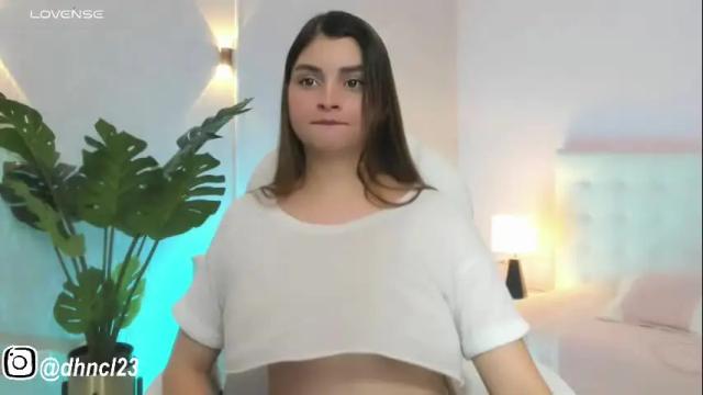 Image 6 of gabriellahoney18 Stream on Chaturbate on 2 months ago