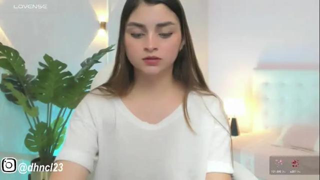 Image 8 of gabriellahoney18 Stream on Chaturbate on 2 months ago