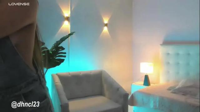 Image 12 of gabriellahoney18 Stream on Chaturbate on 2 months ago