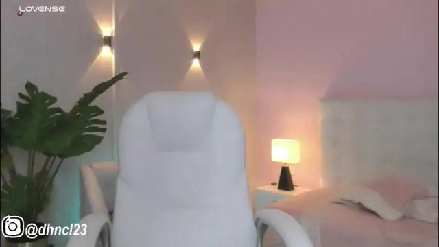 Image 4 of gabriellahoney18 Stream on Chaturbate on 1 month ago