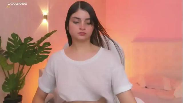 Image 4 of gabriellahoney18 Stream on Chaturbate on 1 month ago