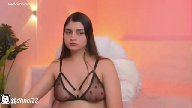 Image 8 of gabriellahoney18 Stream on Chaturbate on 1 month ago