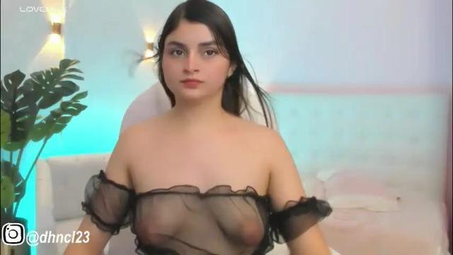 Image 10 of gabriellahoney18 Stream on Chaturbate on 1 month ago