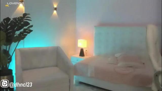 Image 7 of gabriellahoney18 Stream on Chaturbate on 1 month ago