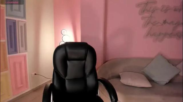 Image 2 of gabriellalee_ Stream on Chaturbate on 1 month ago