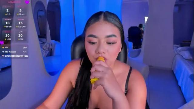 Image 6 of gabriellalee_ Stream on Chaturbate on 1 month ago