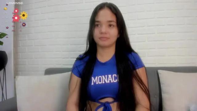 Image 2 of gaby__reyes Stream on Chaturbate on 13 months ago