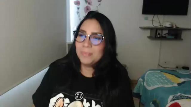 Image 2 of gaby_bluexx Stream on Chaturbate on 1 month ago