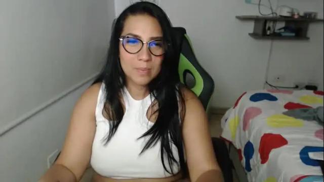 Image 7 of gaby_bluexx Stream on Chaturbate on 1 month ago
