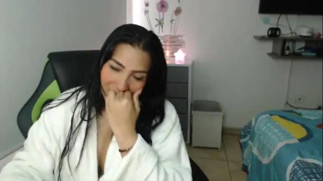 Image 6 of gaby_bluexx Stream on Chaturbate on 1 month ago