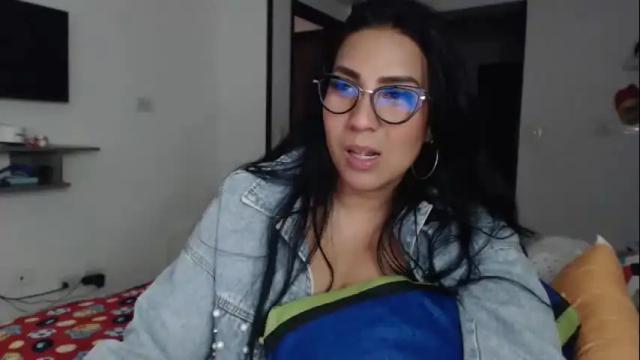 Image 10 of gaby_bluexx Stream on Chaturbate on 1 month ago