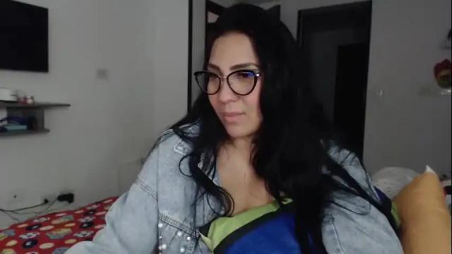Image 11 of gaby_bluexx Stream on Chaturbate on 1 month ago