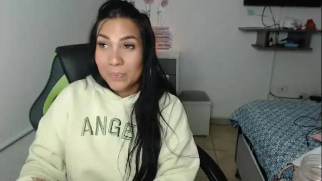 Image 12 of gaby_bluexx Stream on Chaturbate on 1 month ago