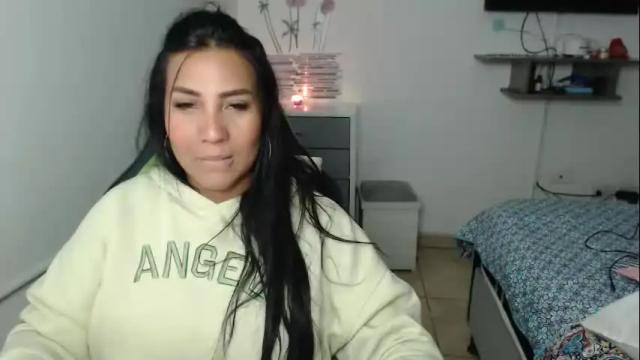 Image 8 of gaby_bluexx Stream on Chaturbate on 1 month ago