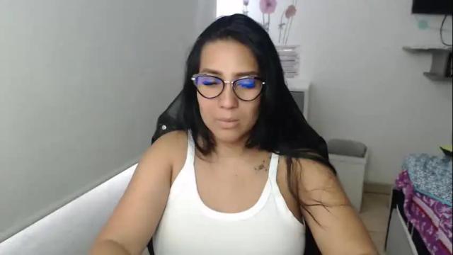 Image 6 of gaby_bluexx Stream on Chaturbate on 1 month ago