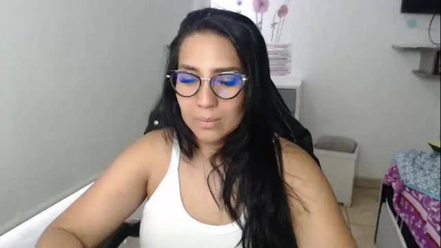 Image 7 of gaby_bluexx Stream on Chaturbate on 1 month ago