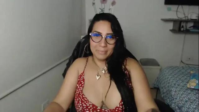 Image 10 of gaby_bluexx Stream on Chaturbate on 2 months ago