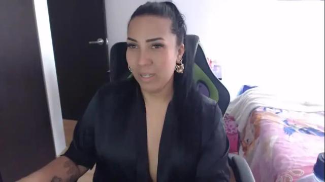Image 3 of gaby_bluexx Stream on Chaturbate on 1 month ago