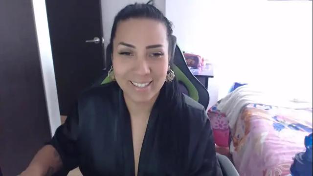 Image 4 of gaby_bluexx Stream on Chaturbate on 1 month ago