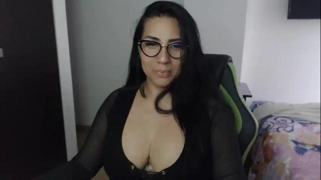 Image 12 of gaby_bluexx Stream on Chaturbate on 1 month ago
