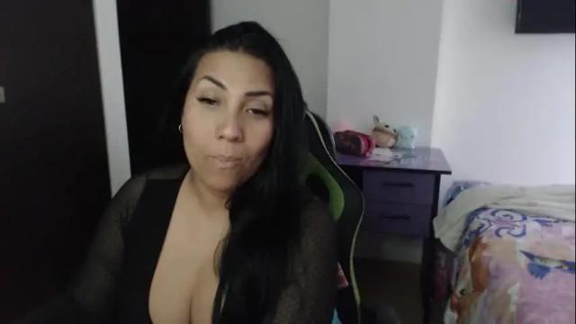 Image 4 of gaby_bluexx Stream on Chaturbate on 1 month ago