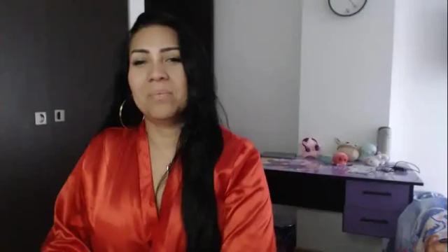 Image 3 of gaby_bluexx Stream on Chaturbate on 1 month ago