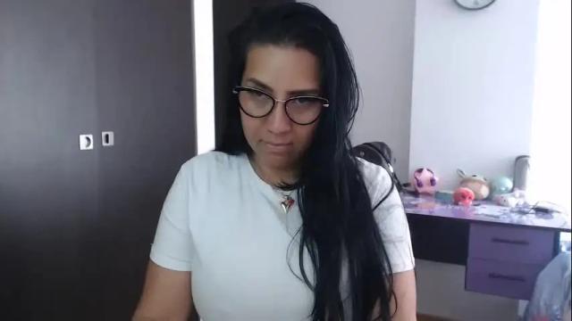 Image 6 of gaby_bluexx Stream on Chaturbate on 18 days ago