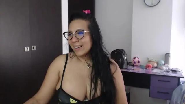 Image 2 of gaby_bluexx Stream on Chaturbate on 17 days ago
