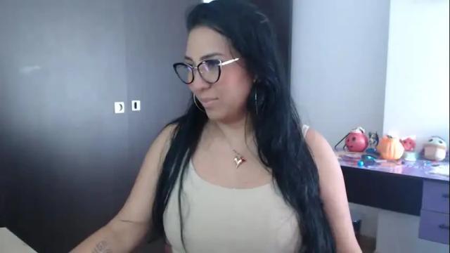 Image 3 of gaby_bluexx Stream on Chaturbate on 3 days ago