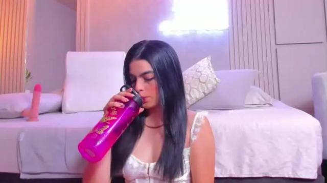 Image 2 of gaby_stoll Stream on Chaturbate on 14 months ago
