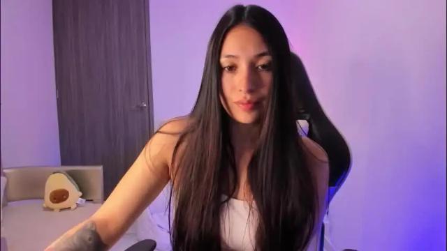 Image 2 of gaby_yummy Stream on Chaturbate on 1 month ago