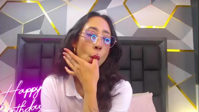 Image 7 of gabypetit Stream on Chaturbate on 1 month ago