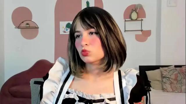Image 2 of gaiadeniskas Stream on Chaturbate on 2 months ago