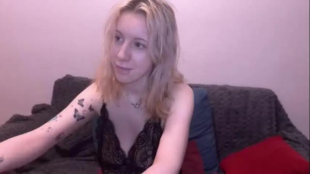 Image 2 of gamachu_ulfinaa Stream on Chaturbate on 20 days ago