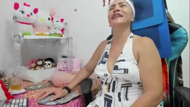 Image 3 of gatitasexy_hot_wet4u Stream on Chaturbate on 1 month ago