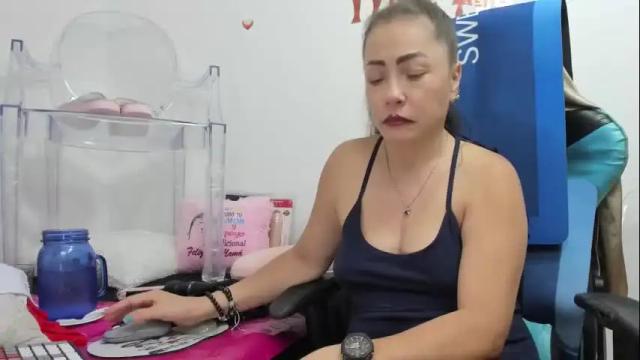 Image 10 of gatitasexy_hot_wet4u Stream on Chaturbate on 20 days ago