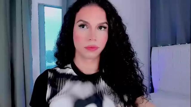 Image 3 of gatitavenecis1 Stream on Chaturbate on 1 month ago