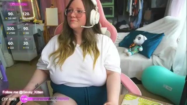 Image 4 of geeky_kitten Stream on Chaturbate on 1 month ago