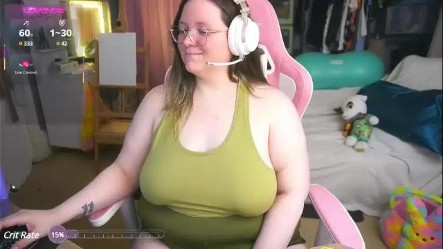 Image 8 of geeky_kitten Stream on Chaturbate on 1 month ago