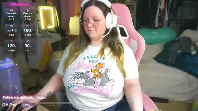 Image 3 of geeky_kitten Stream on Chaturbate on 1 month ago