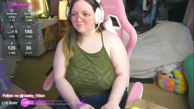 Image 4 of geeky_kitten Stream on Chaturbate on 1 month ago