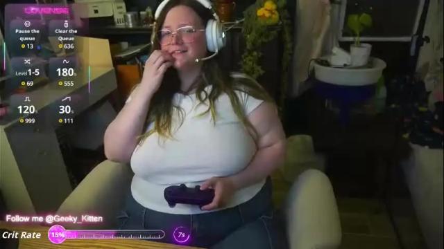 Image 6 of geeky_kitten Stream on Chaturbate on 2 months ago
