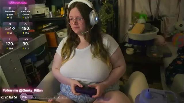 Image 2 of geeky_kitten Stream on Chaturbate on 2 months ago