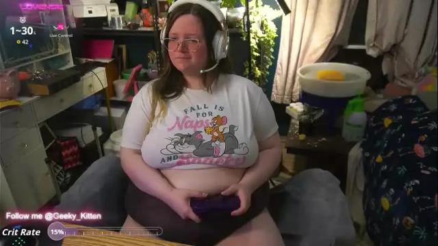 Image 8 of geeky_kitten Stream on Chaturbate on 1 month ago