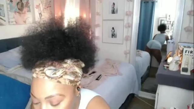 Image 2 of geishapaige Stream on Chaturbate on 1 month ago