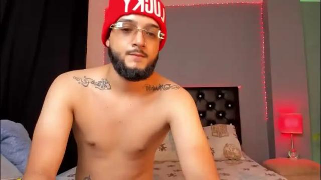 Image 3 of gemaandmyke1 Stream on Chaturbate on 2 months ago