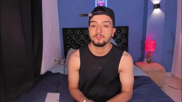 Image 3 of gemaandmyke1 Stream on Chaturbate on 1 month ago