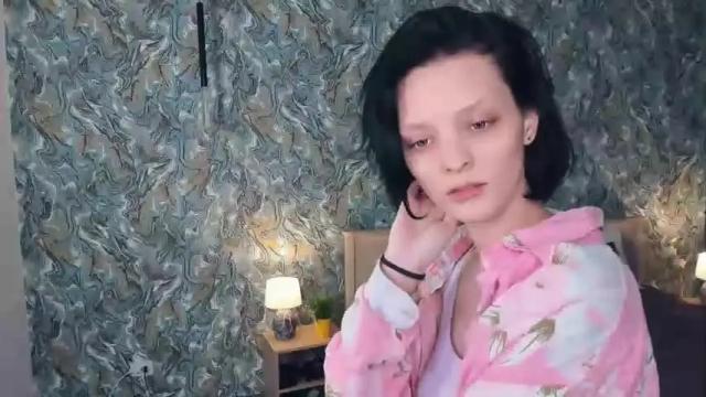 Image 2 of gemmahendry Stream on Chaturbate on 15 months ago