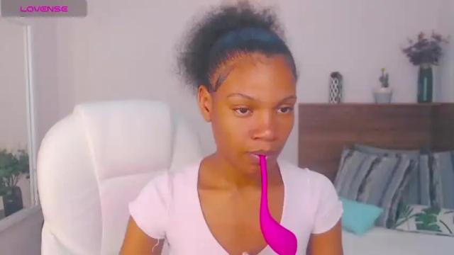 Image 4 of genesis_moretz Stream on Chaturbate on 13 months ago